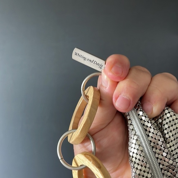 Metal Link Purse with Wooden Ring handle. Whiting and Davis. - Picture 3 of 3